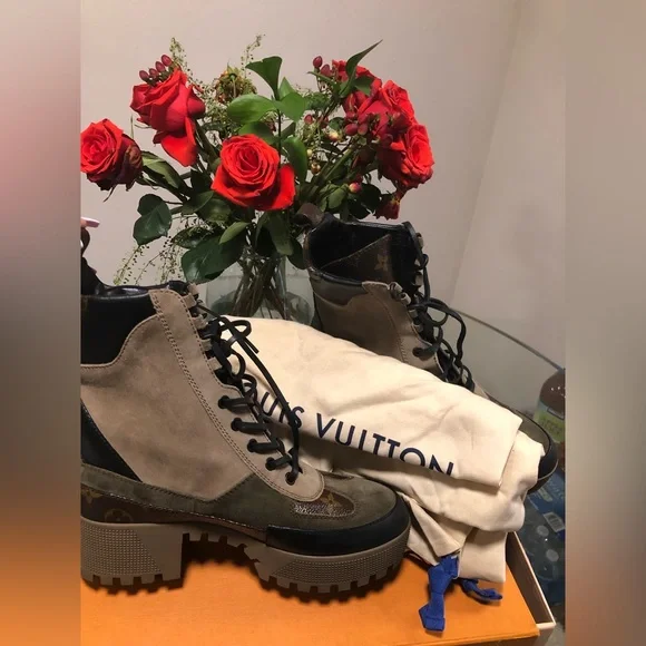 New Authentic Louis Vuitton Desert Boots - Picture 6 of 6